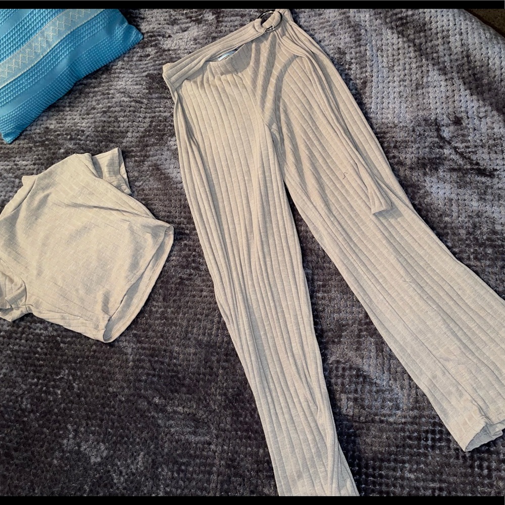 Fitted Two Piece Set - Picture 2 of 2